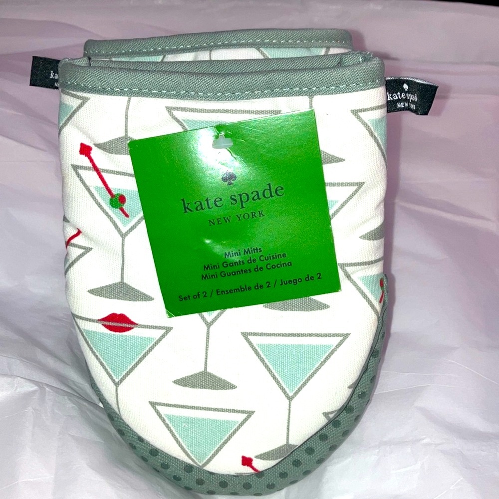 Kate Spade NWT 2 Gray and White Martini Print Oven Mitts - Picture 2 of 9